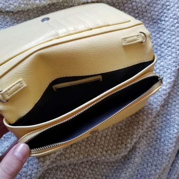 Street Level Light Yellow Purse - Picture 5 of 8